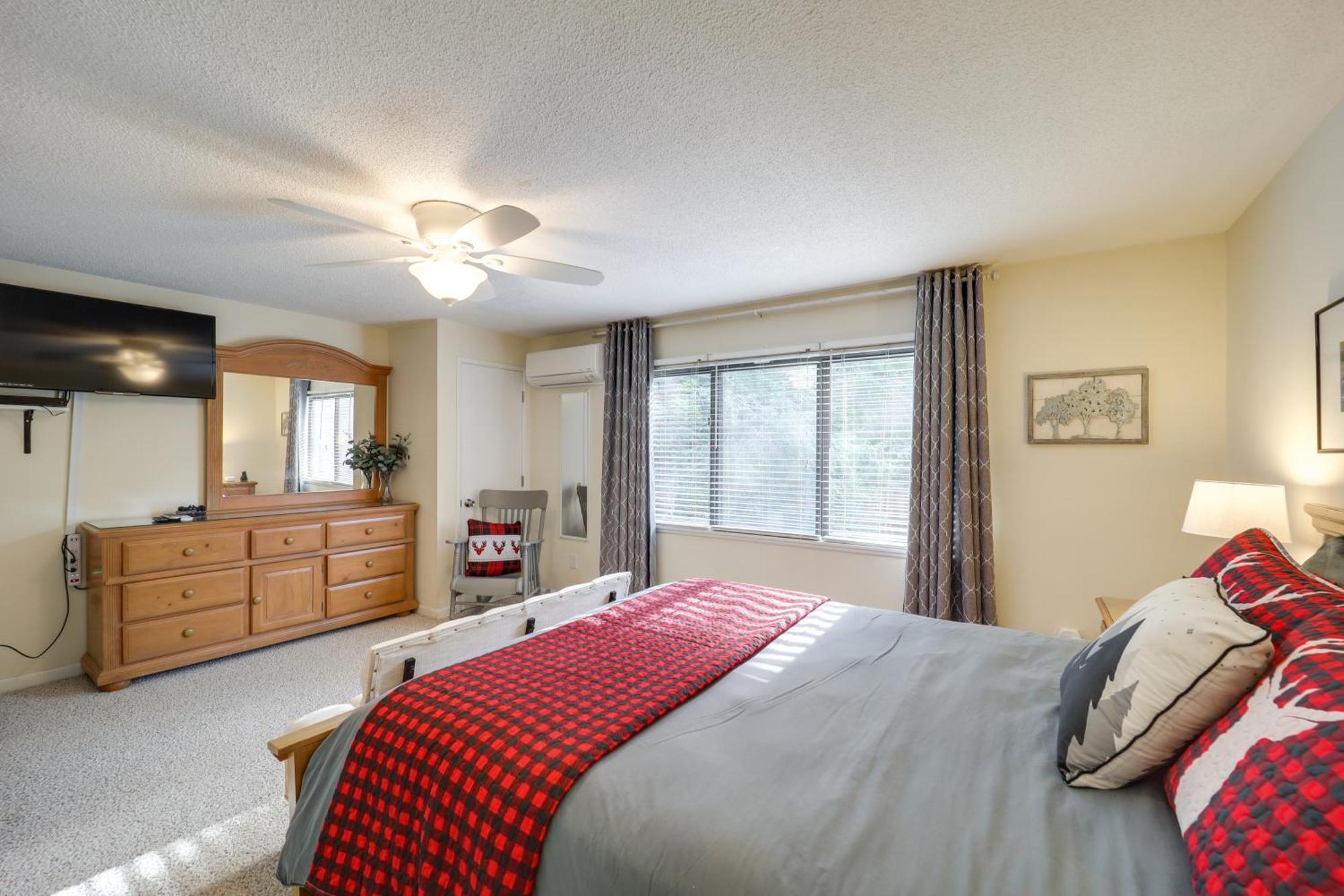 Sugar Mountain Condo With Aandc - Walk To Ski And Golf! エクステリア 写真